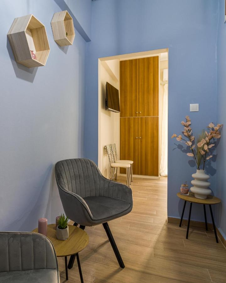 Couples Retreat, Fully Equipped Studio/ Loutraki Beach Lägenhet Exteriör bild